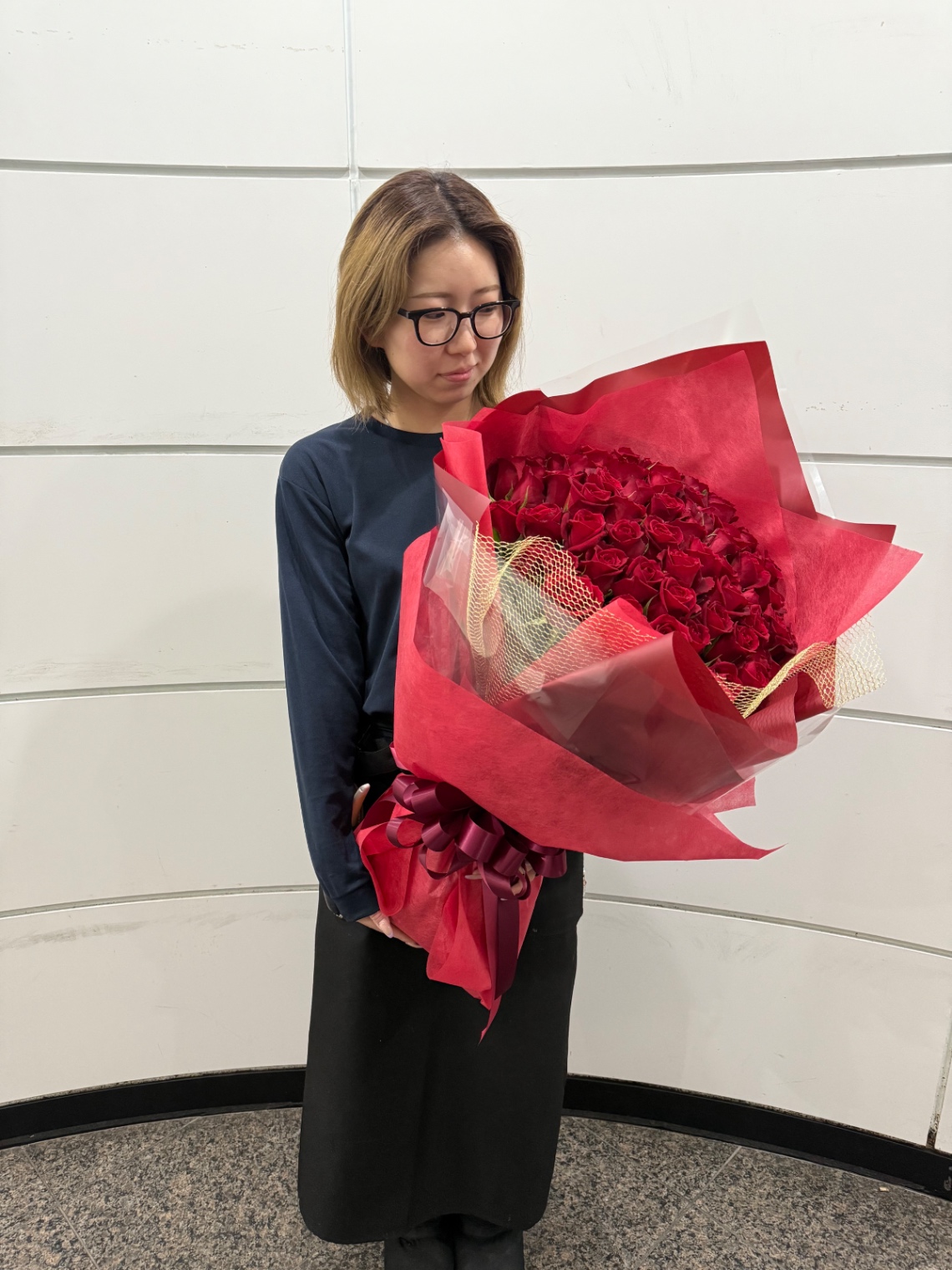 赤バラの花束 50本 ワンサイド